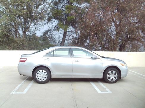 Used 2009 Toyota Camry LE image 13