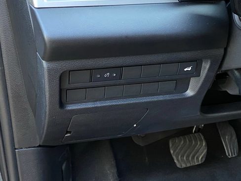 Used 2025 Mitsubishi Outlander SE AWD/4WD image 12