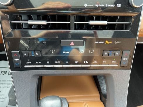 Used 2020 Toyota Avalon Limited w/ Advanced Safety Package FWD image 19