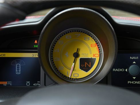Used 2015 Ferrari 458 Italia Coupe RWD image 7