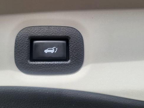 Used 2020 Nissan Rogue SV w/ Premium Package FWD image 13