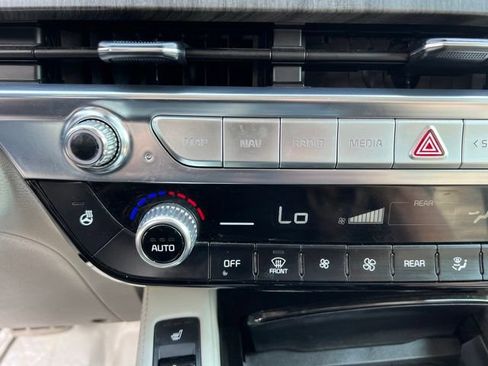 Certified 2024 Kia Telluride SX Prestige w/ Towing Package AWD/4WD image 22