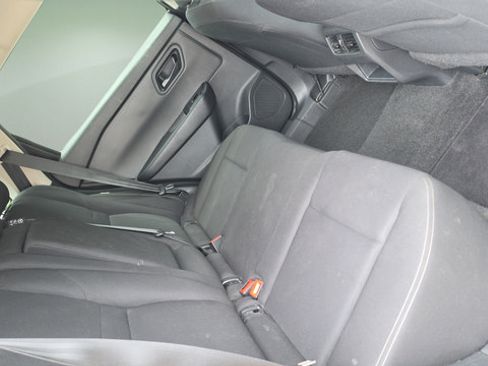 Used 2024 Nissan Rogue S AWD/4WD image 31