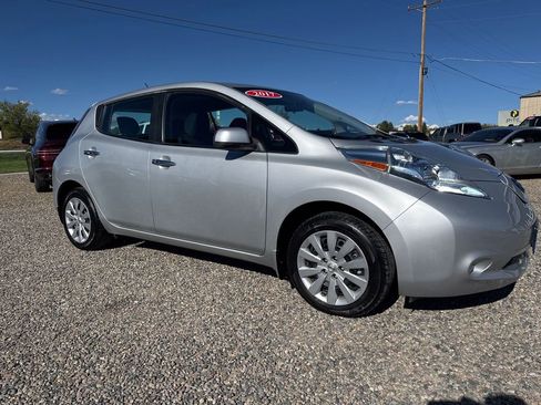 Used 2017 Nissan Leaf S w/ Charge Package image 3