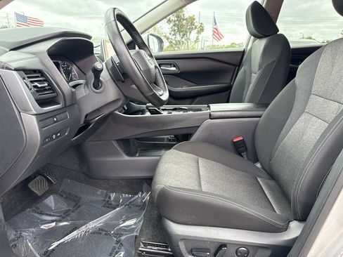 Certified 2025 Nissan Rogue SV FWD image 22