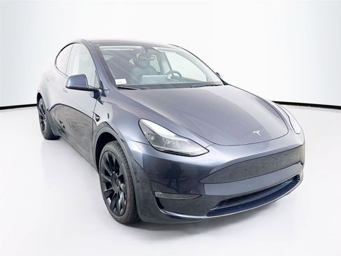 Used 2024 Tesla Model Y Long Range AWD/4WD image 8