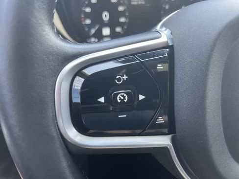 Used 2016 Volvo XC90 T6 Momentum w/ Momentum Plus Package AWD/4WD image 29