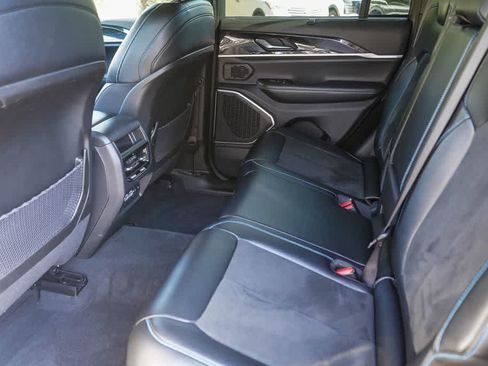Used 2022 Jeep Grand Cherokee Trailhawk w/ Luxury Tech Group III AWD/4WD image 17