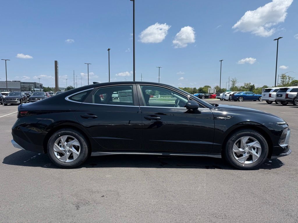 New 2026 Hyundai Sonata SE FWD image 4