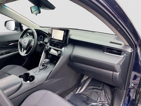 Used 2024 Toyota Venza LE image 27