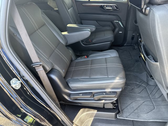 Used 2025 Chevrolet Tahoe High Country AWD/4WD image 17