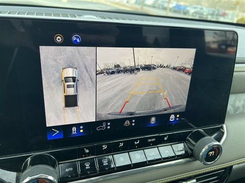 Certified 2024 Chevrolet Colorado ZR2 w/ Technology Package AWD/4WD image 25