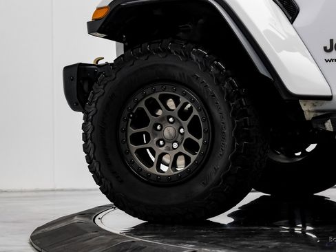 Used 2022 Jeep Wrangler Unlimited Rubicon w/ Xtreme Recon 35" Tire Package image 94