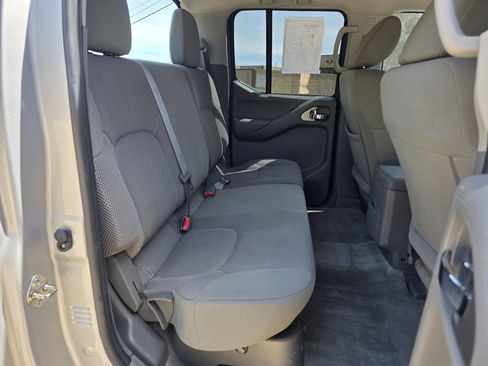 Used 2018 Nissan Frontier SV AWD/4WD image 20