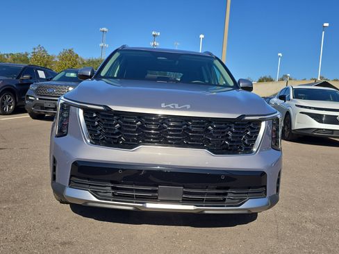 Certified 2025 Kia Sorento S image 3