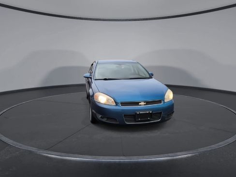 Used 2010 Chevrolet Impala LT image 2