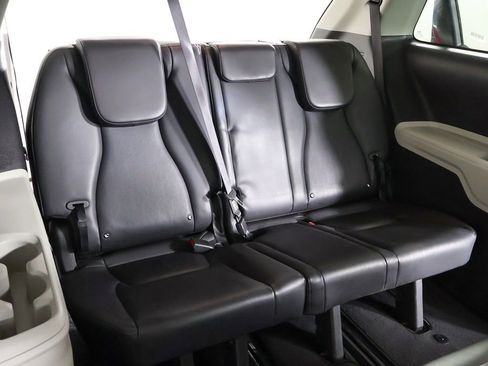 Used 2024 Kia Carnival LX FWD image 36