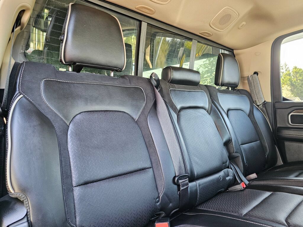 Used 2019 RAM 1500 Laramie AWD/4WD image 13