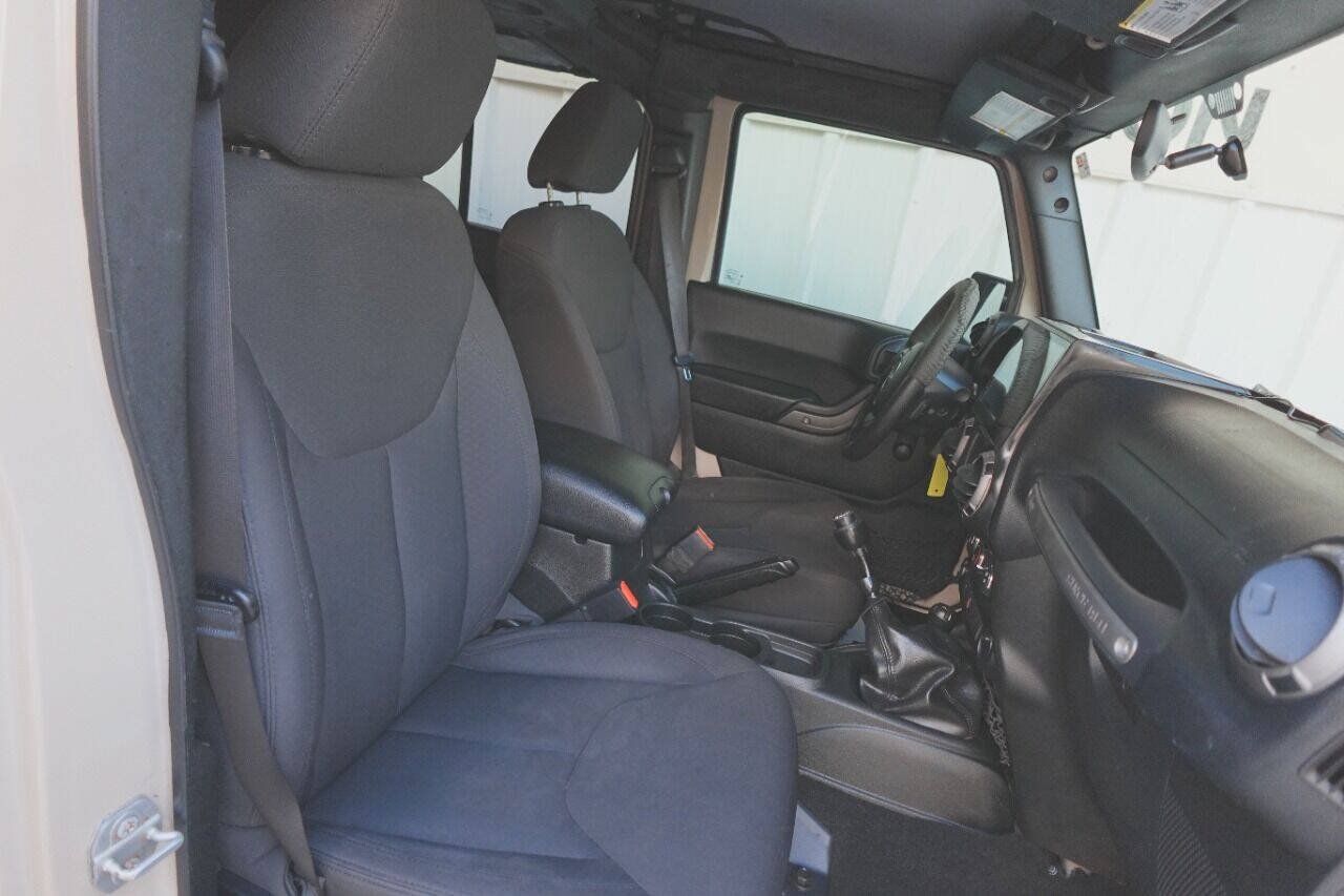 Used 2016 Jeep Wrangler Unlimited Sport w/ Trailer Tow Group AWD/4WD image 18