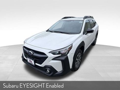 Used 2025 Subaru Outback Premium AWD/4WD image 4
