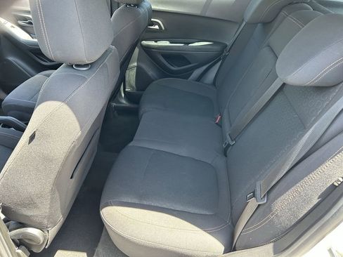 Used 2019 Chevrolet Trax LS w/ LPO, Protection Package FWD image 17