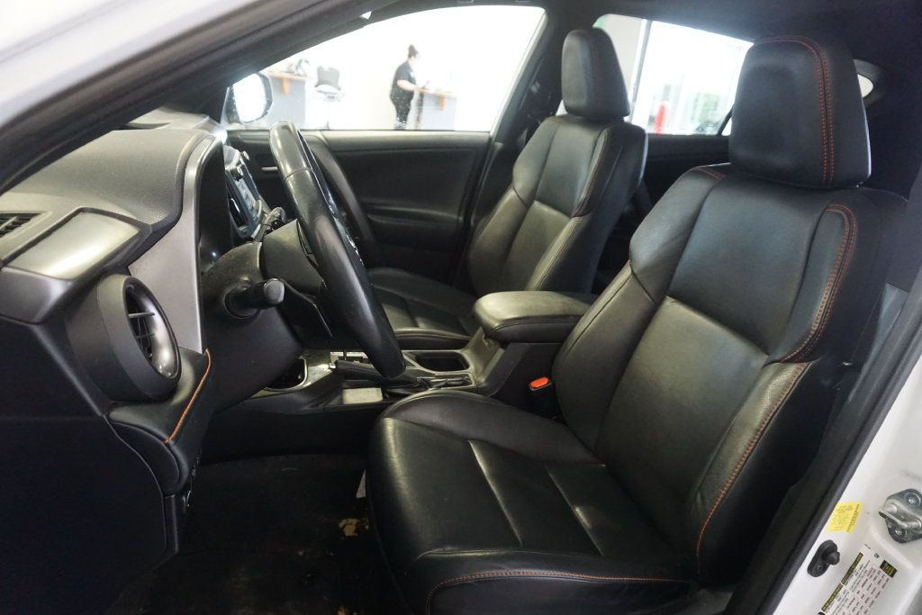 Used 2018 Toyota RAV4 SE w/ Power Extra Value Package AWD/4WD image 14