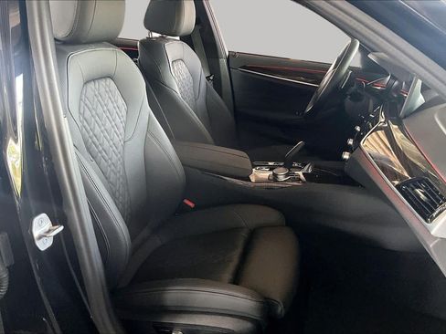 Used 2023 BMW 530e w/ Convenience Package RWD image 8