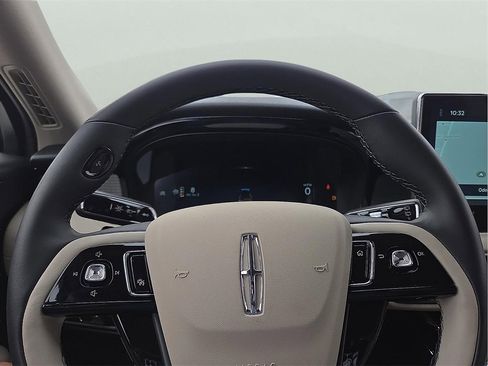 New 2026 Lincoln Corsair Premiere image 19