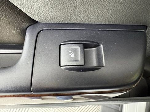 Used 2017 GMC Sierra 1500 SLT w/ SLT Premium Package image 44