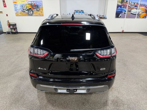 Used 2019 Jeep Cherokee Overland w/ Technology Group image 17