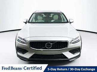 Used 2022 Volvo V60 T5 Cross Country w/ Advanced Package video 2