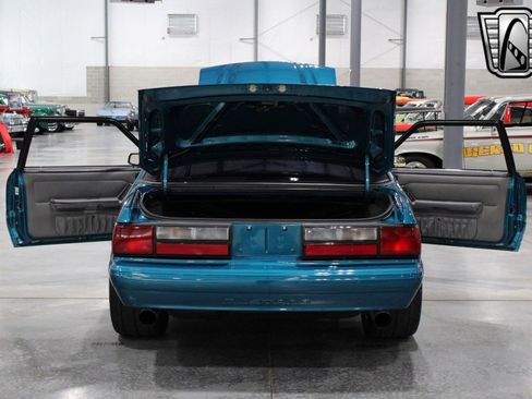 Used 1993 Ford Mustang LX image 18