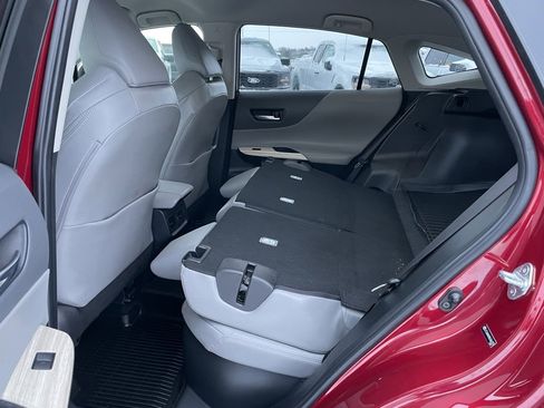 Used 2021 Toyota Venza XLE image 54