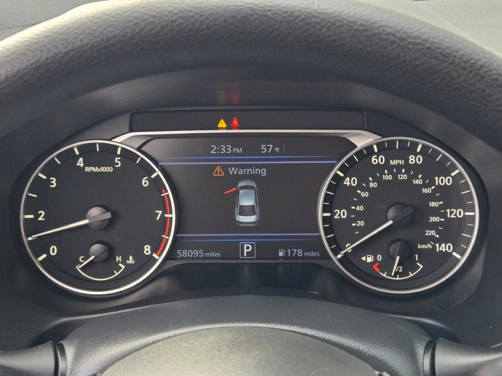Used 2024 Nissan Altima 2.5 SV FWD image 28