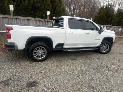 Used 2024 Chevrolet Silverado 2500 LTZ w/ LTZ Convenience Package image 8