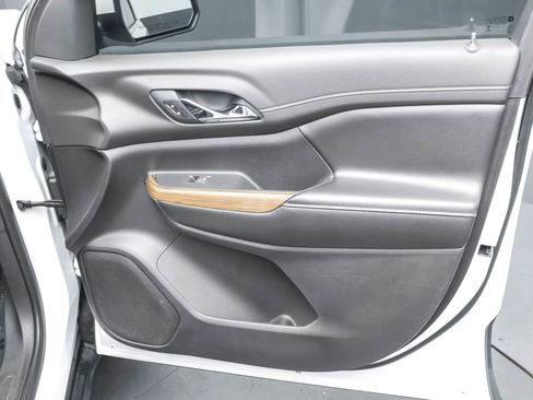 Used 2019 GMC Acadia SLE w/ Driver Alert Package I image 35