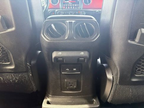 Used 2019 Jeep Wrangler Unlimited Rubicon AWD/4WD image 18