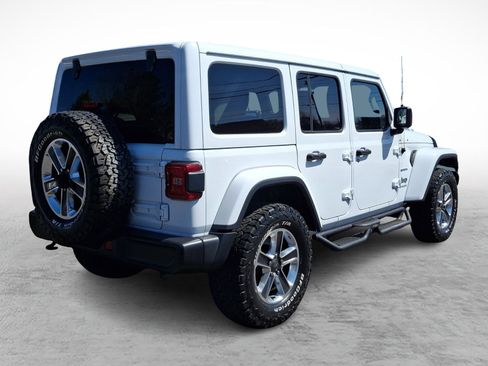 Used 2018 Jeep Wrangler Unlimited Sahara image 6