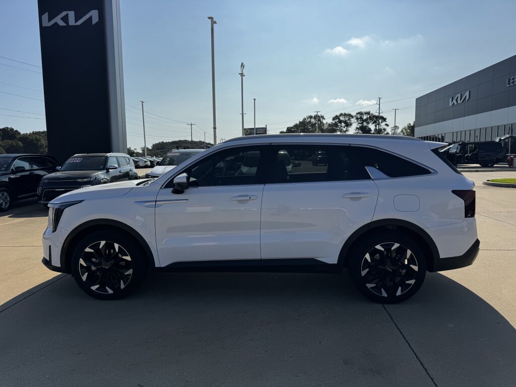 Certified 2026 Kia Sorento SX FWD image 29