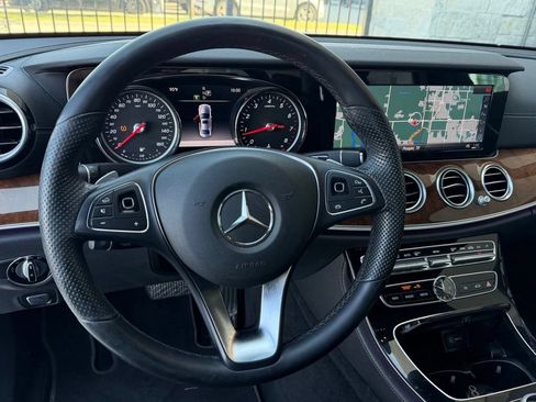 Used 2017 Mercedes-Benz E 300 4MATIC image 10