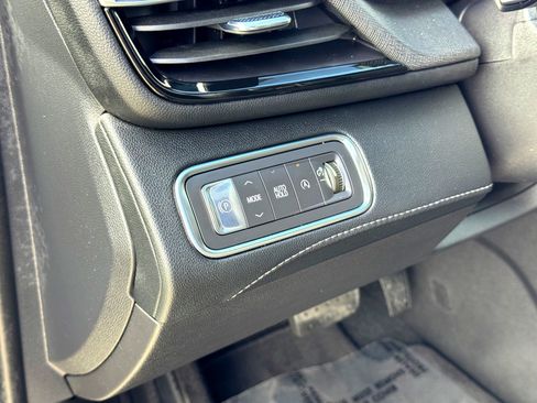 Used 2025 Buick Enclave Preferred image 14