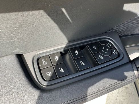 Used 2026 Porsche Cayenne Turbo image 20