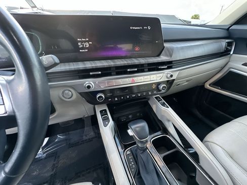 Used 2023 Kia Telluride EX image 21