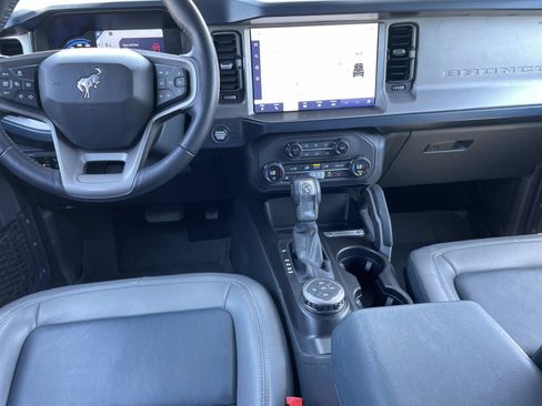 Used 2023 Ford Bronco Outer Banks w/ Sasquatch Package AWD/4WD image 14