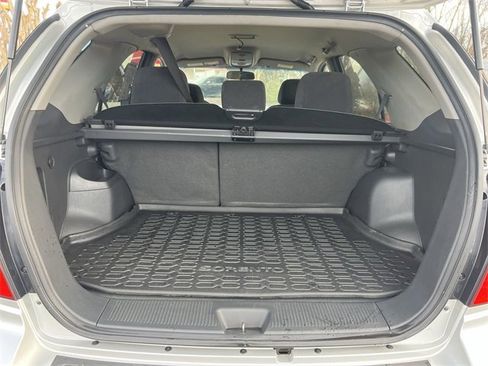 Used 2008 Kia Sorento LX w/ Sport Pkg image 21