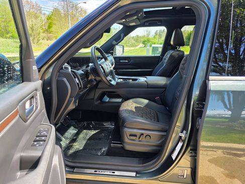 New 2026 Nissan Armada Platinum AWD/4WD image 11