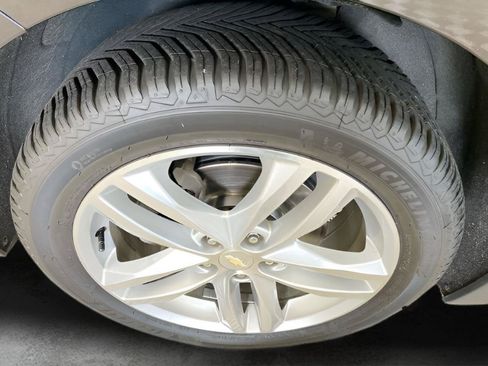 Used 2020 Chevrolet Equinox Premier w/ LPO, Floor Liner Package AWD/4WD image 26