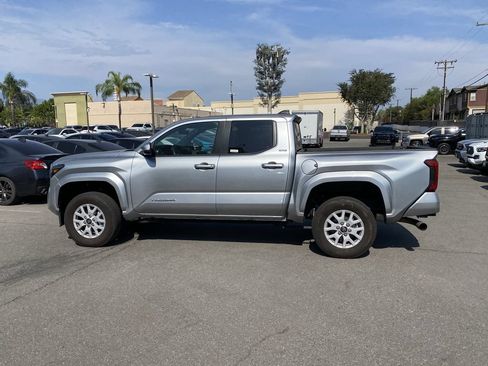 Certified 2024 Toyota Tacoma SR5 AWD/4WD image 2