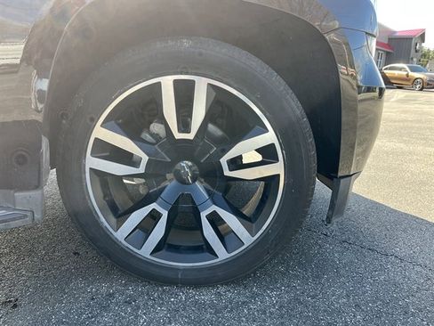 Used 2018 Chevrolet Tahoe Premier image 5
