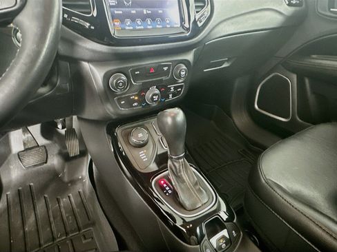 Used 2018 Jeep Compass Limited w/ Navigation Group AWD/4WD image 23